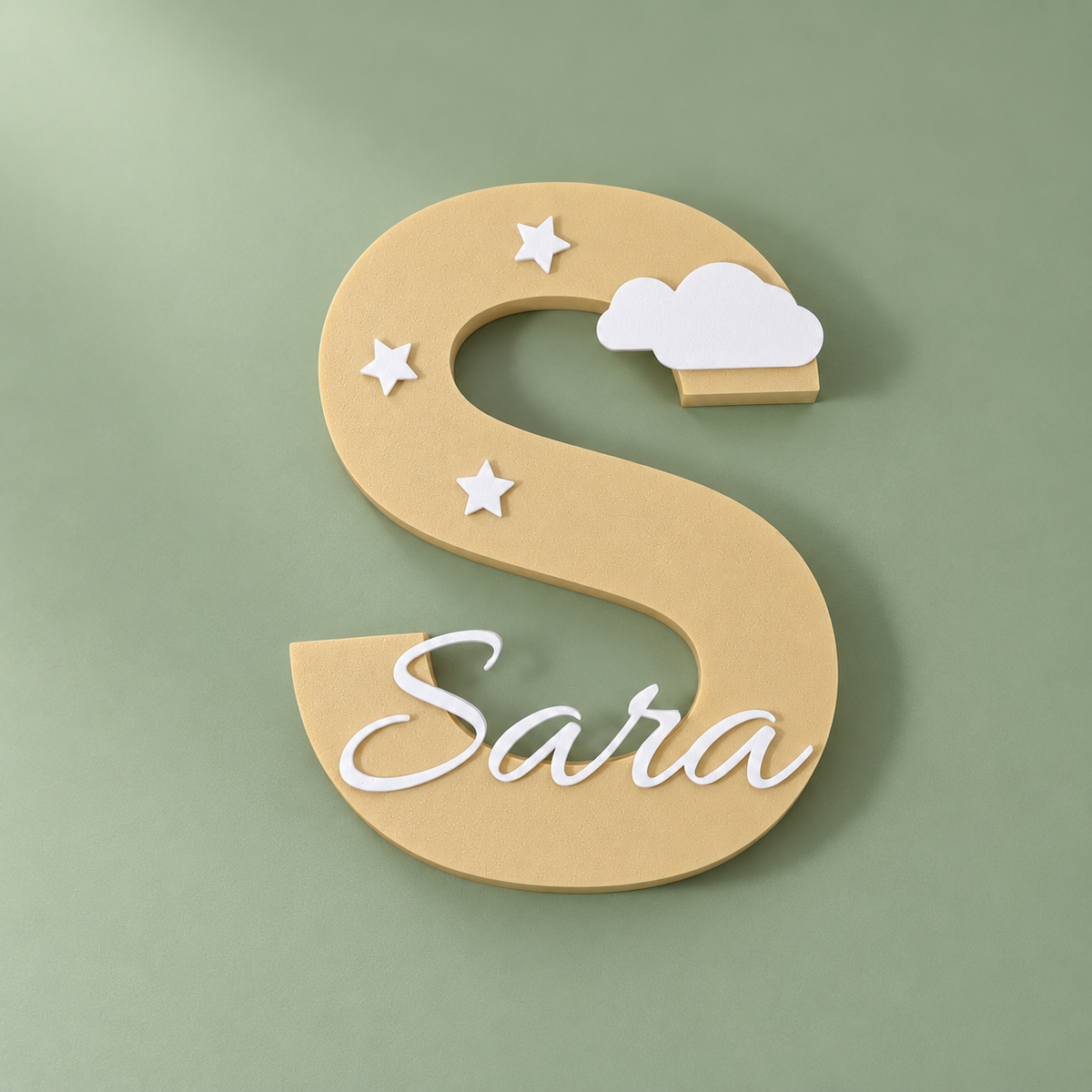 Detailansicht der beigen 3D Namensdeko Sara mit weißer Schrift, Sternen und Wolke